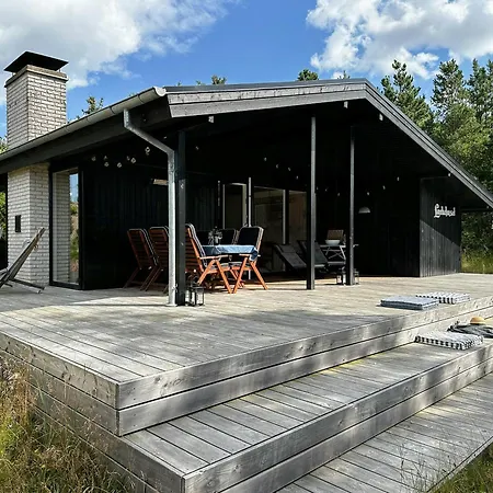 Casa de Férias With Large Plot Near Family-friendly