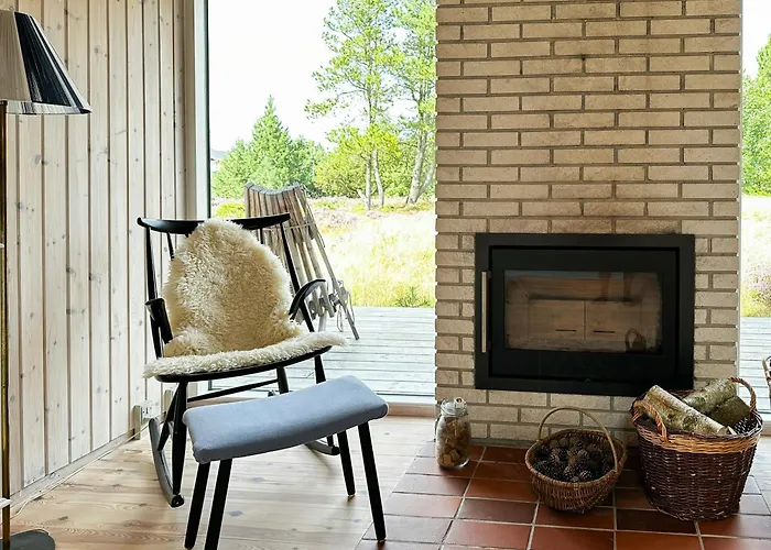 With Large Plot Near Family-friendly Casa vacanze Glesborg